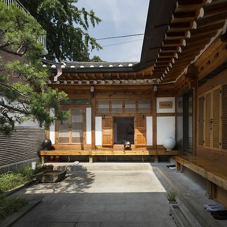 Xiwoo Hanok Guesthouse โซล ภายนอก รูปภาพ