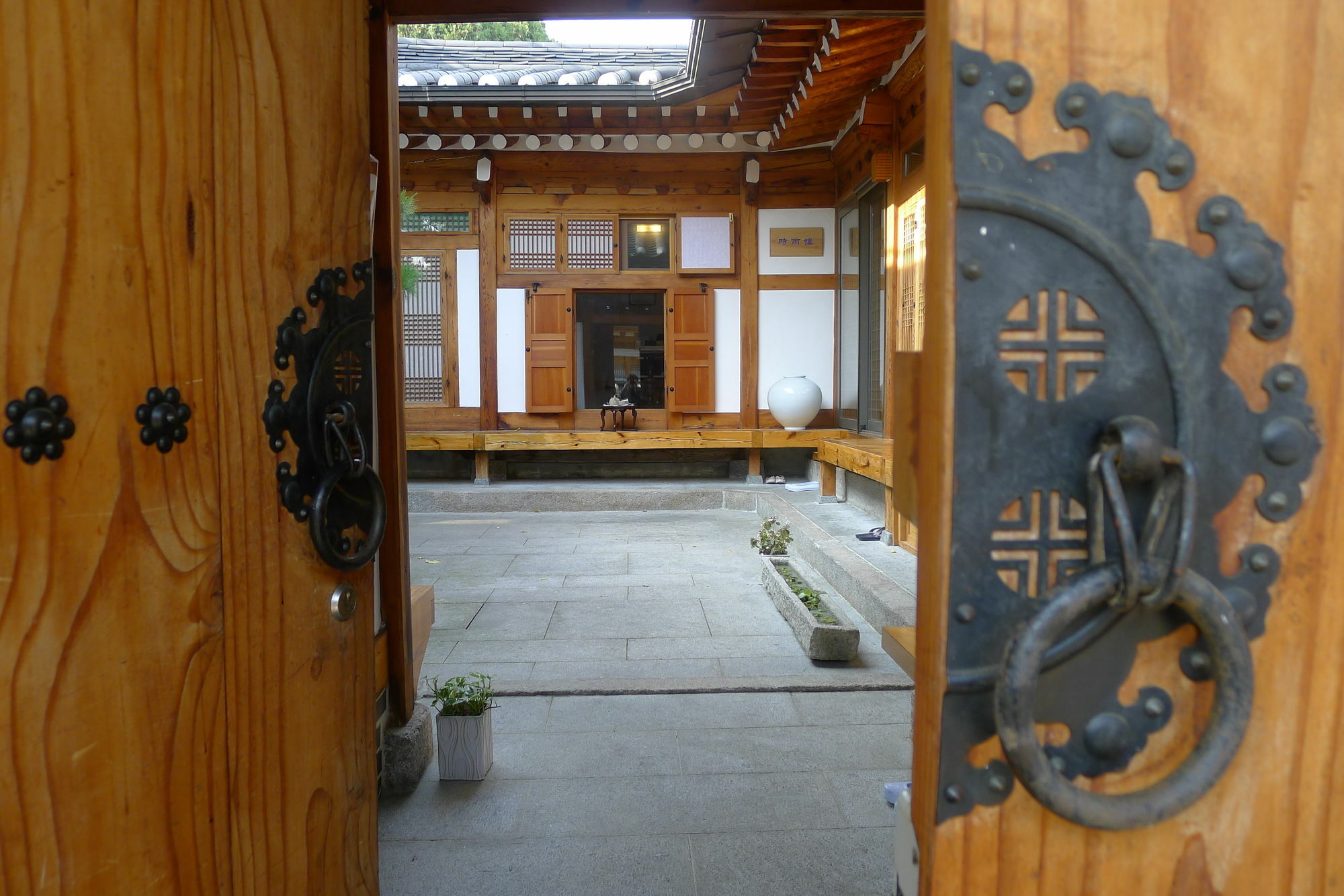 Xiwoo Hanok Guesthouse โซล ภายนอก รูปภาพ